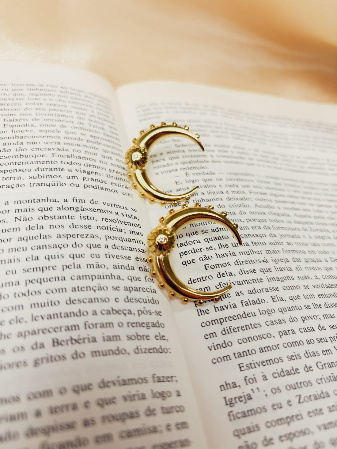 Brinco Velorae - Banhado a Ouro 18K