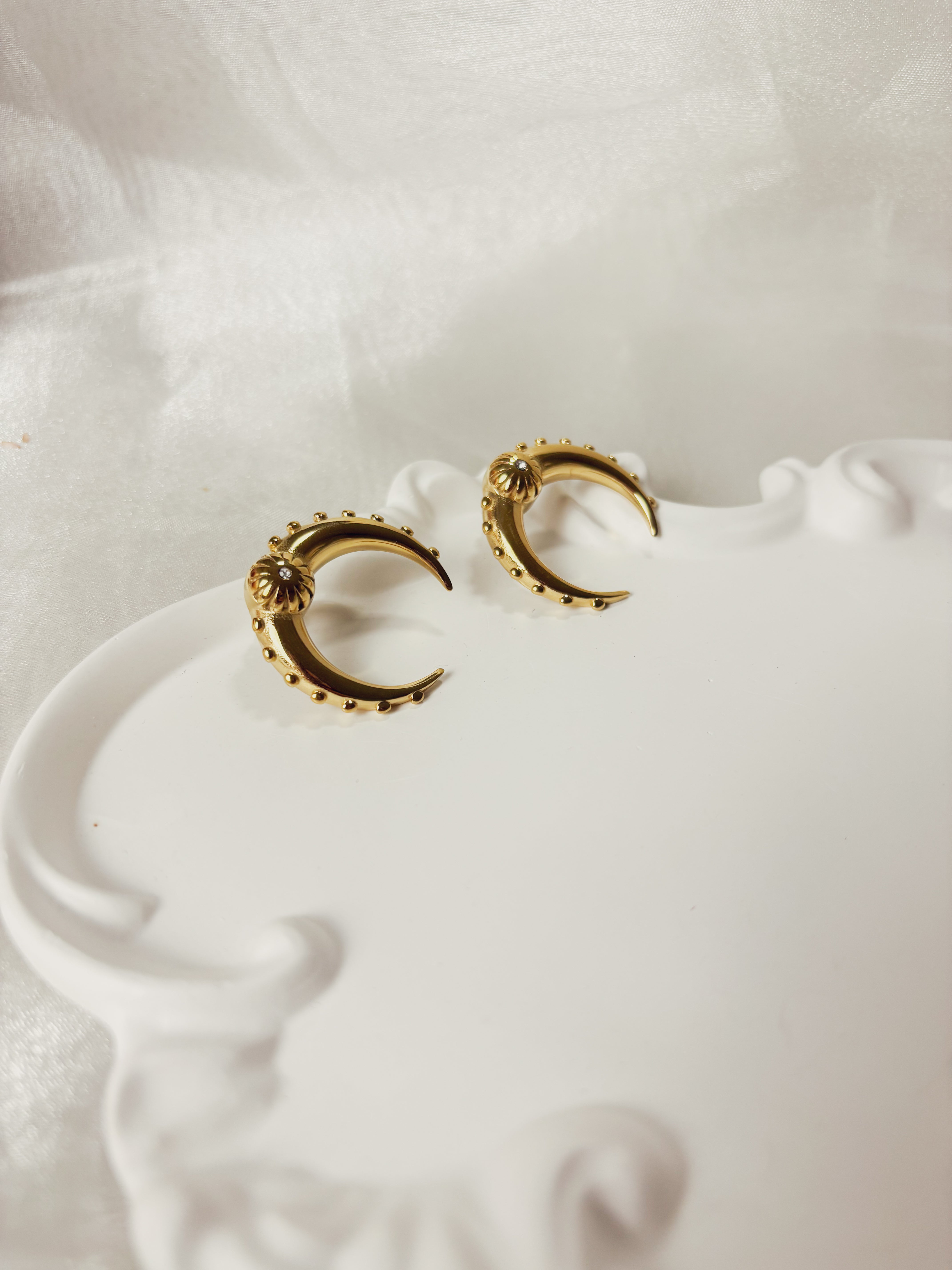 Brinco Velorae - Banhado a Ouro 18K