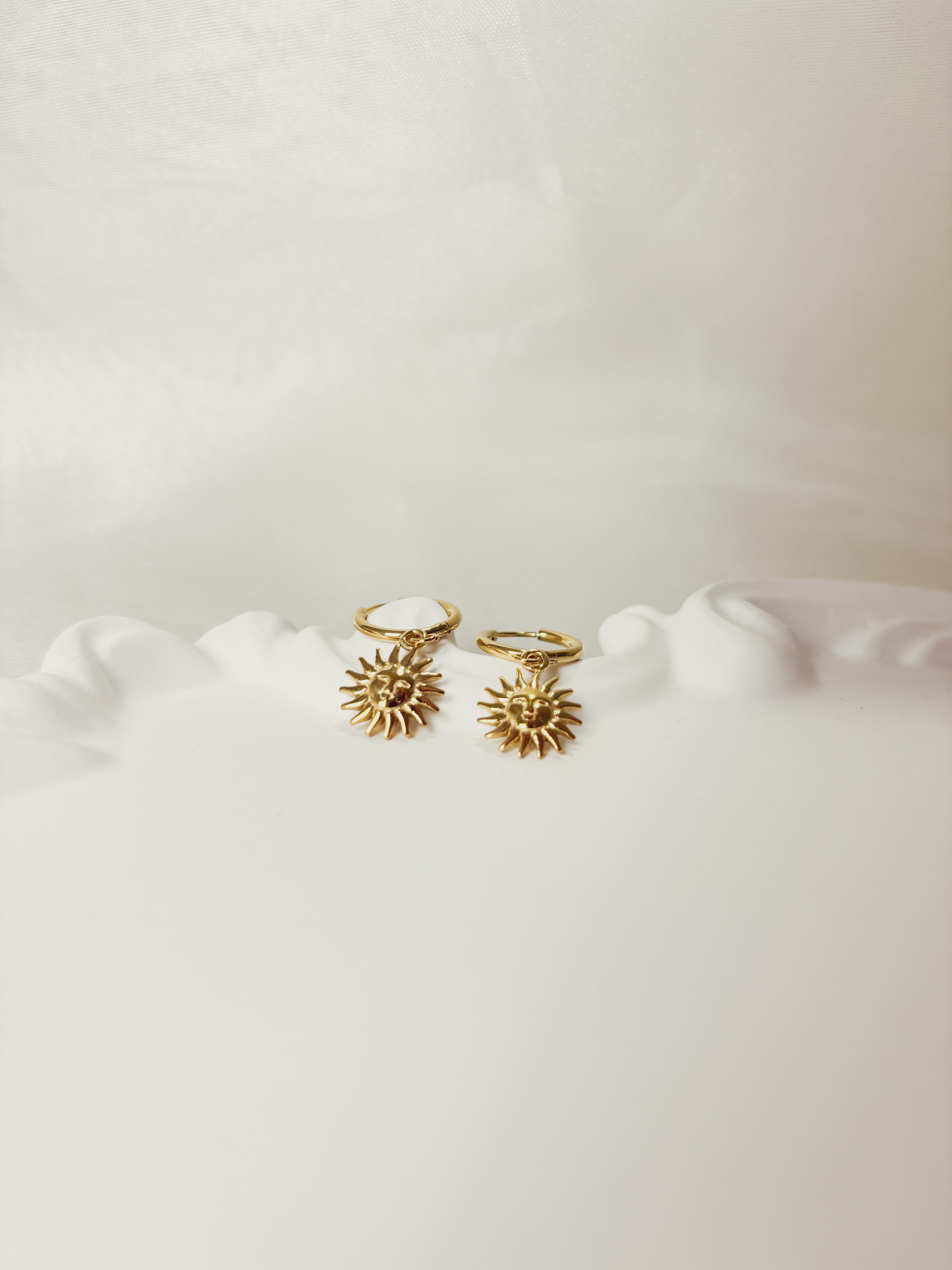 Brinco Solaris - Banhado a Ouro 18K