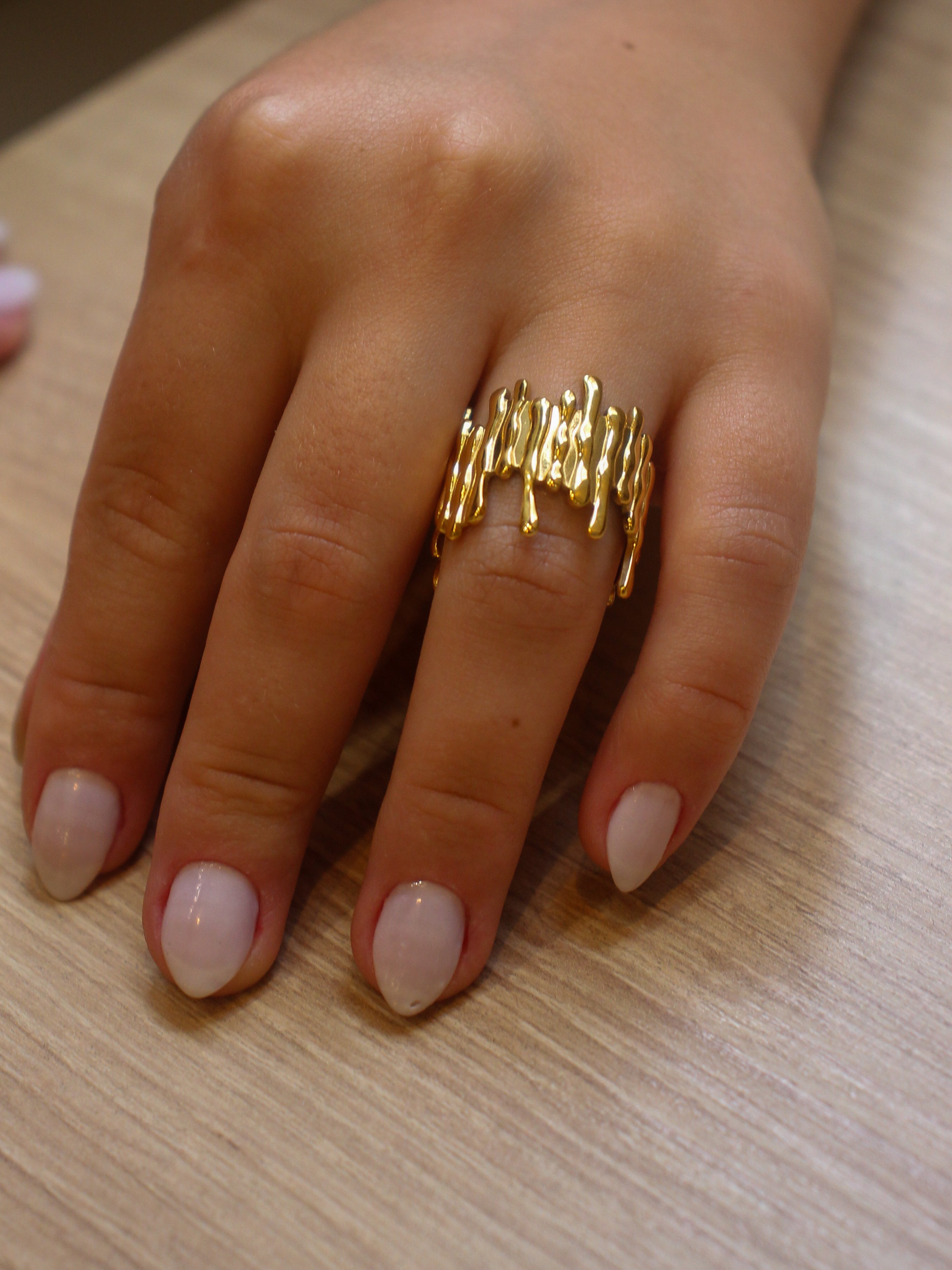 Anel Aerionne - Banhado a Ouro 18K