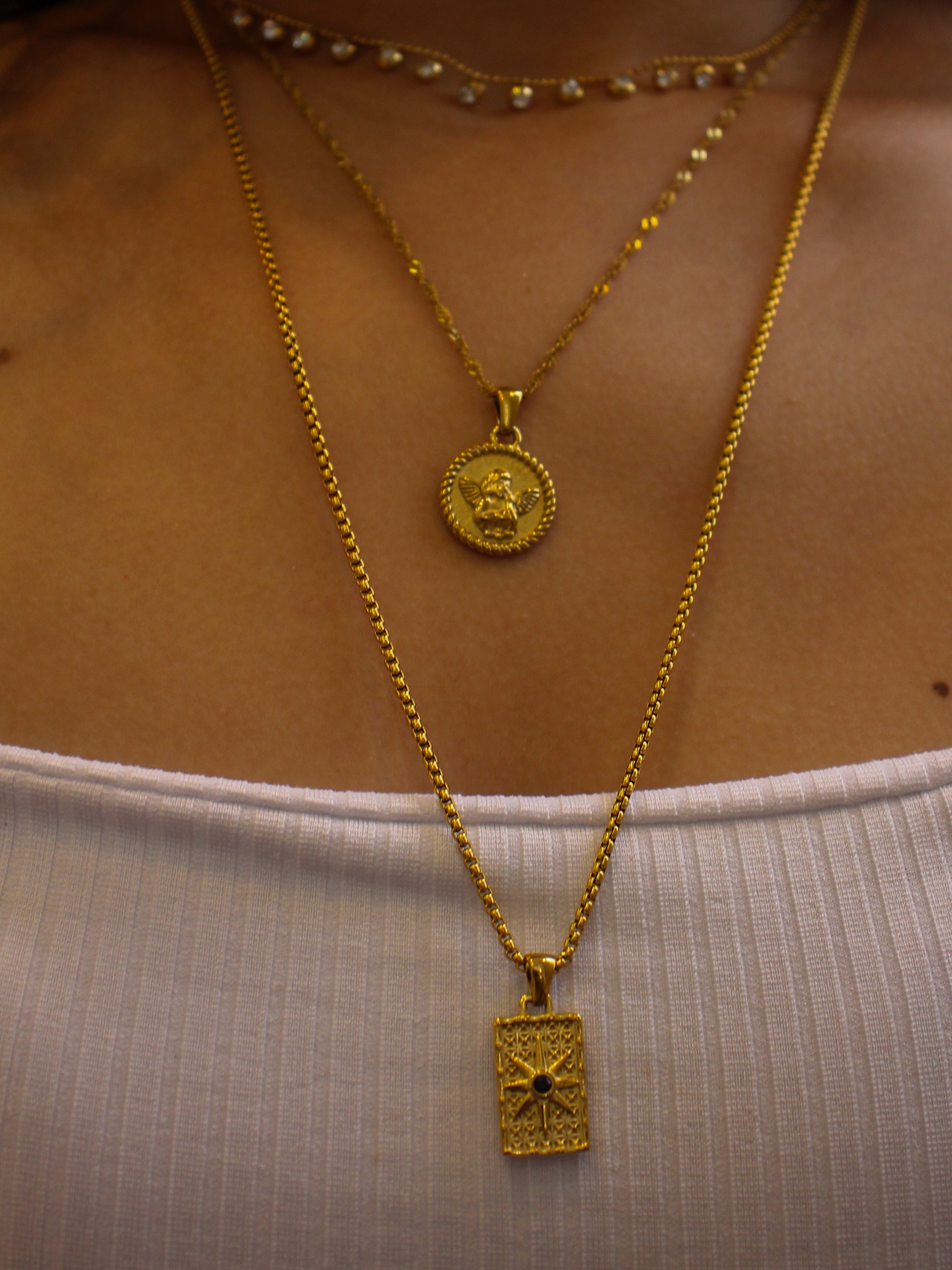 Colar Calvéria - Banhado a Ouro 18K