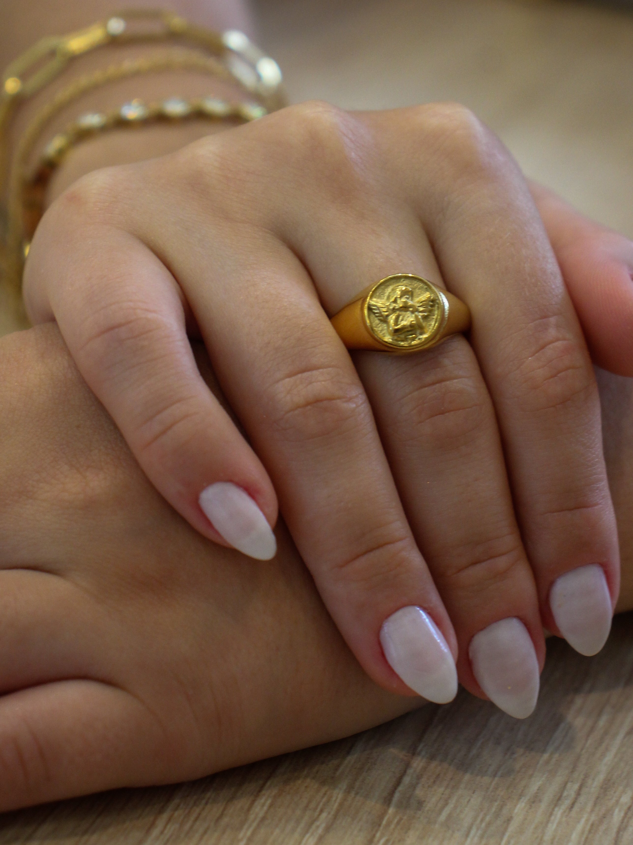 Anel Thalvoria - Banhado a Ouro 18K