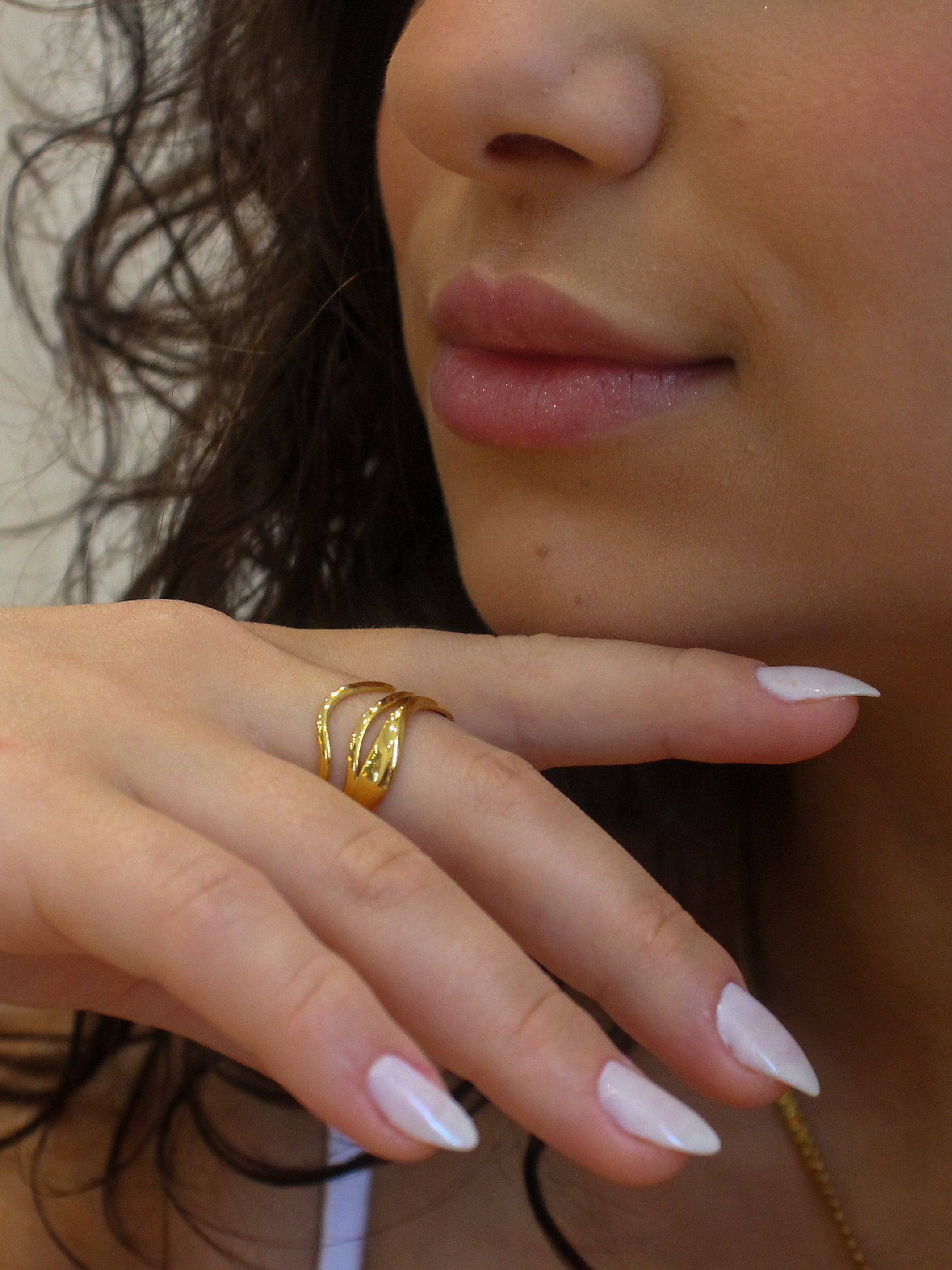 Anel Venlyra - Banhado a Ouro 18K